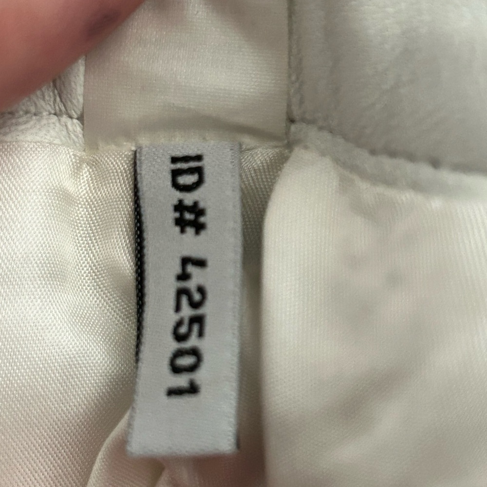 Express Elegant White Genuine Leather Pants with floral fretwork size 8 - Picture 15 of 15